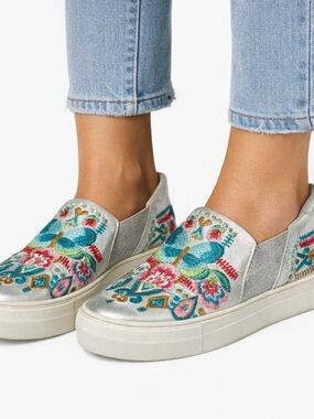 Johnny Was Embroidered Slip-On Sneakers – Women’s Size 7